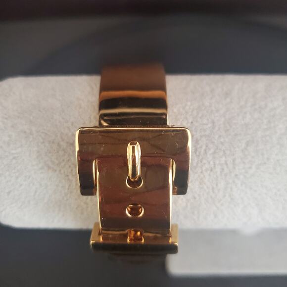 Juicy Couture Wide Hinged Buckle Bangle Bracelet‎ Gold Tone Signed Chunky - Picture 10 of 10